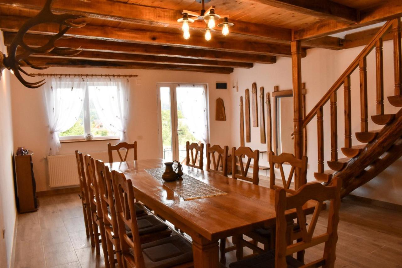 Casa De Sub Hora Vila Zărneşti Exterior foto
