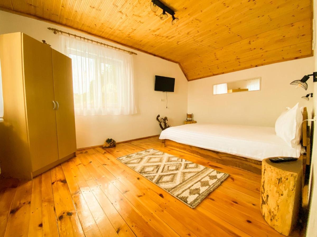 Casa De Sub Hora Vila Zărneşti Exterior foto