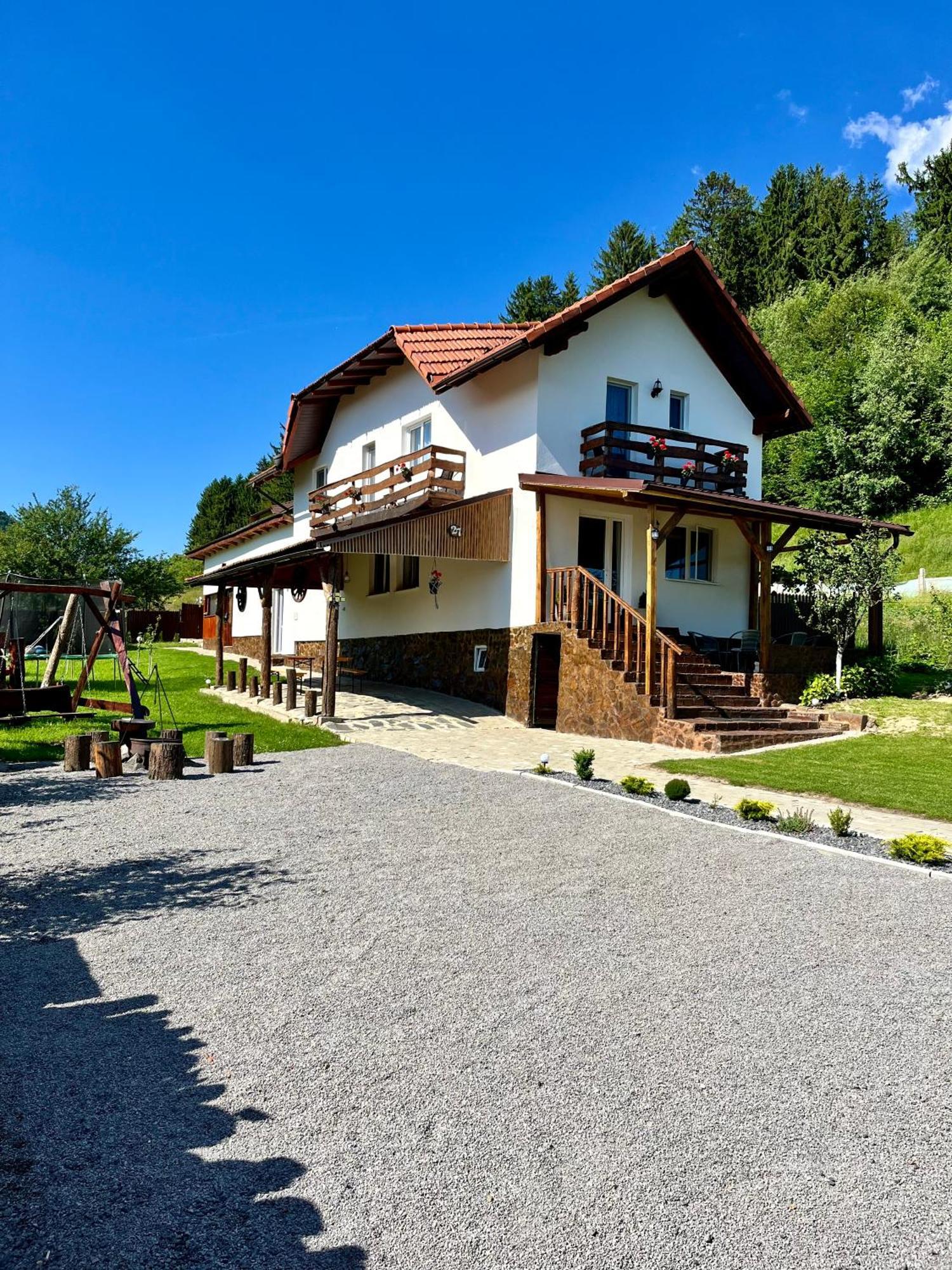 Casa De Sub Hora Vila Zărneşti Exterior foto