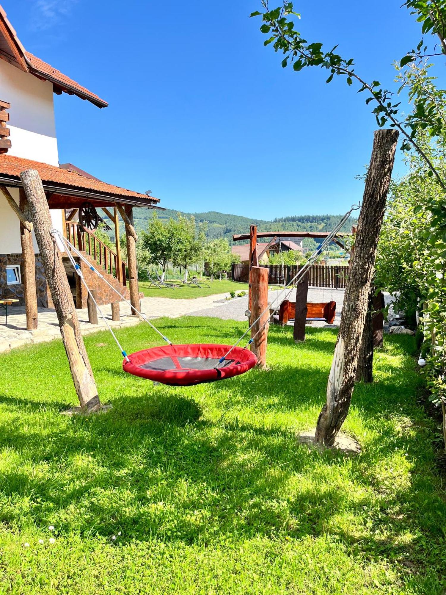 Casa De Sub Hora Vila Zărneşti Exterior foto